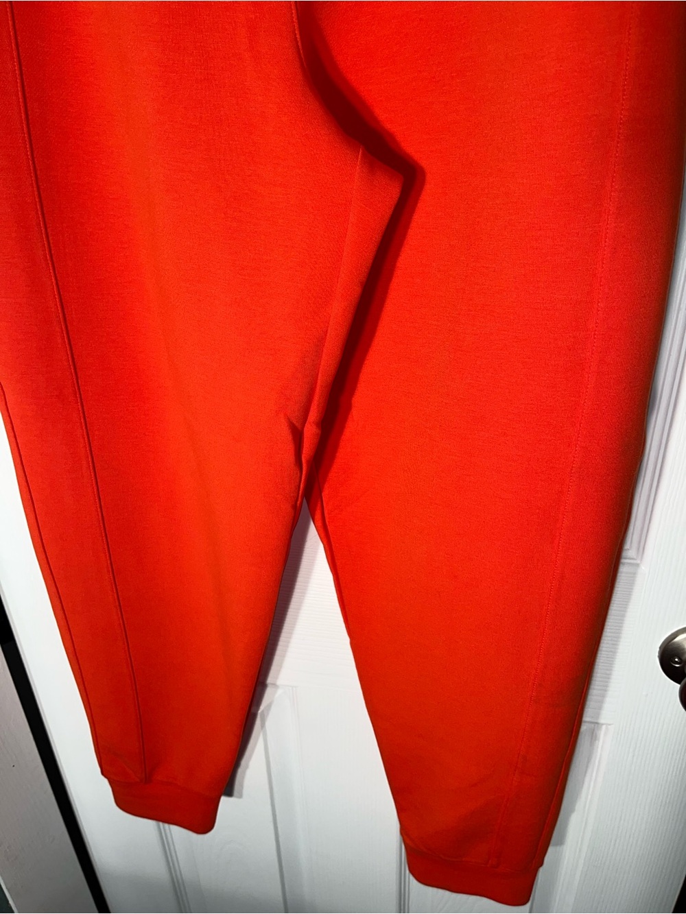 $90 NWT Women’s NIKE Large L 24.7 Impossibly Soft Dri-FIT Mid-Rise Jogger Pants - Picture 5 of 15
